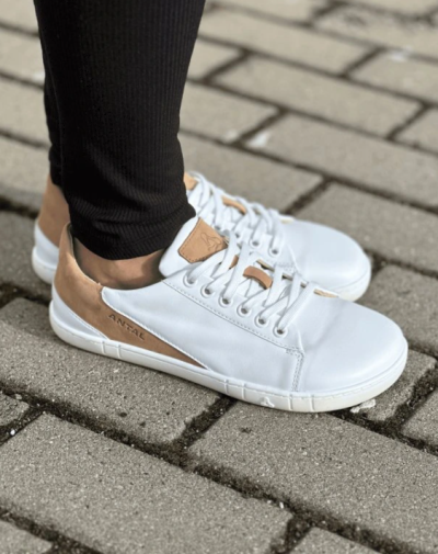 Боси сникърси Antal Barefoot Magnifique - бeли с бежово