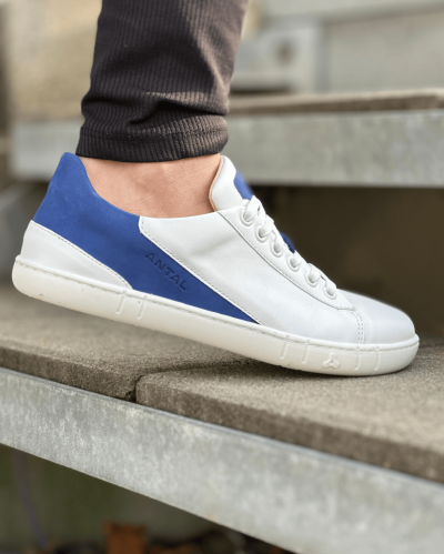 Боси сникърси Antal Barefoot Magnifique - бели със синьо