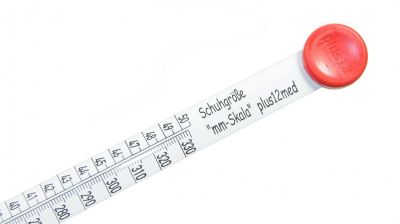 Plus12 – Уред за измерване на крак и обувки с +12 мм запас